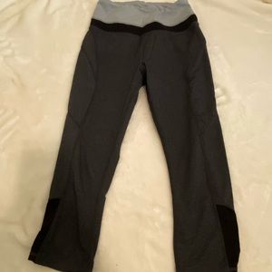 Gray active leggings